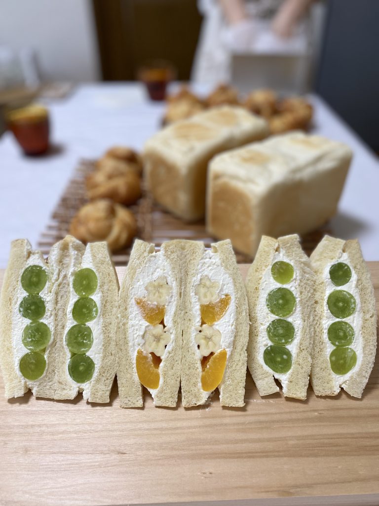 白いパンでフルーツサンド - 鶴岡市のパン教室COUNELL